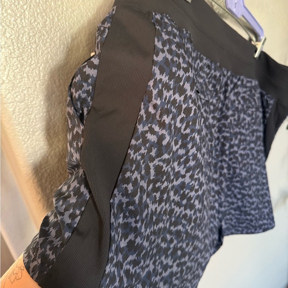 Athleta Brooklyn Athletic Shorts - Picture 6 of 12